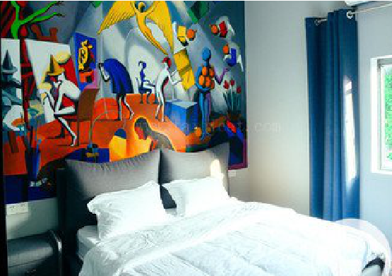 关岭对于酒店的墙体彩绘而言更注重哪些方面？